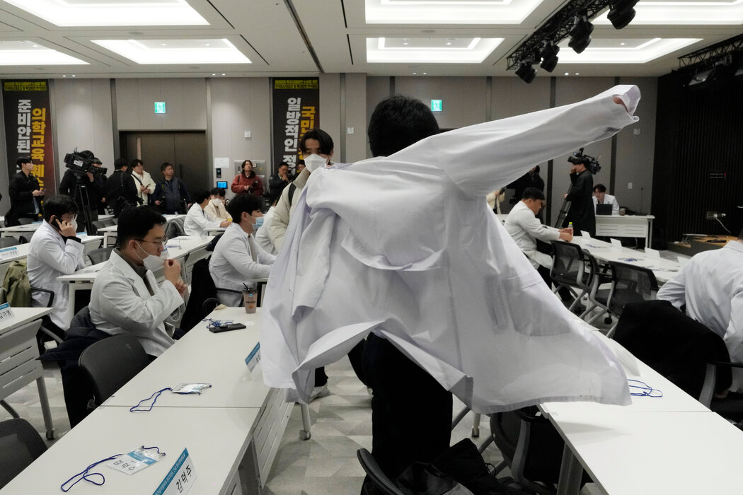 S korean trainee doctors stop work to protest medical reforms