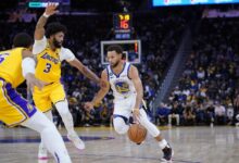Davis rallies lakers in thriller over raptors