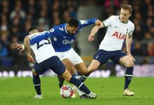 Everton strike late to deny tottenham despite richarlison double