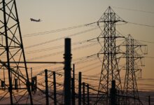 Khan s party navigates pakistan blackouts to keep campaign alive