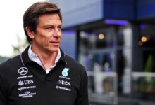 Mercedes chief wolff signs new contract