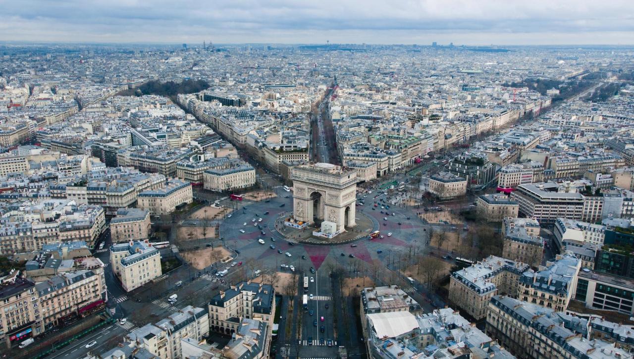 Paris takes aim at suvs with premium parking vote
