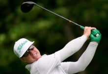 Australia s davis holds pga hawaii lead after first round