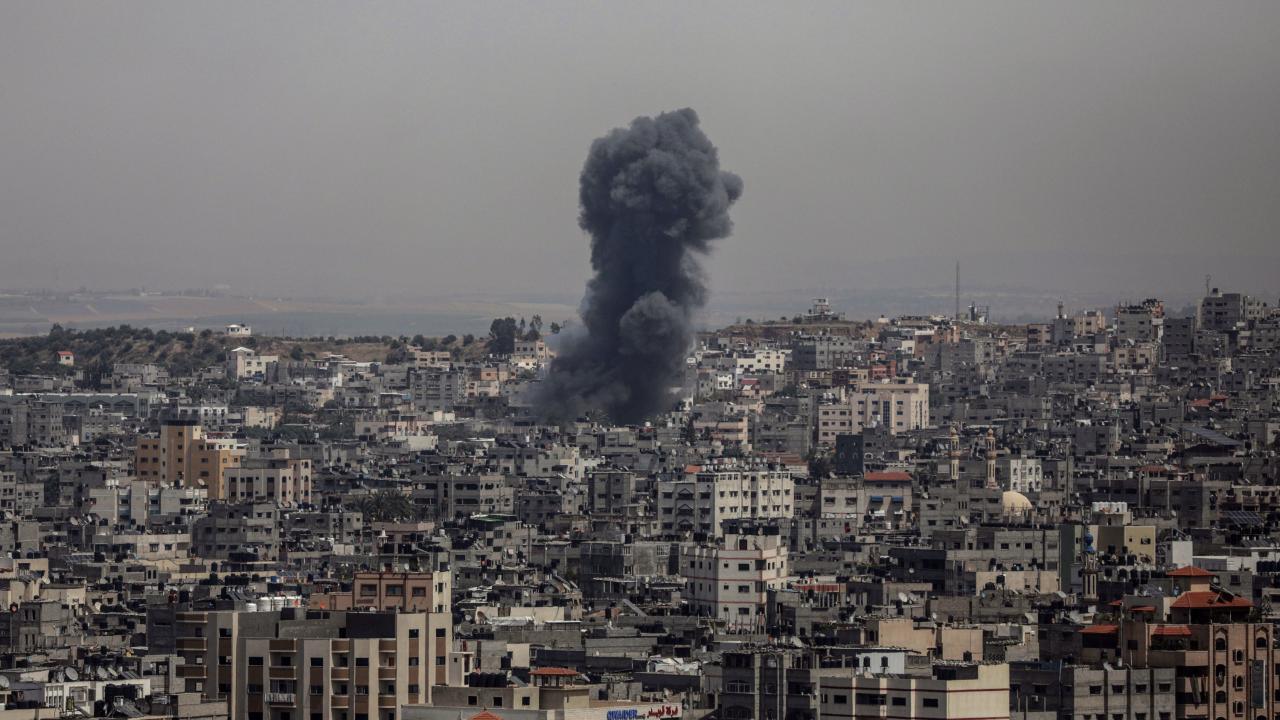 Gaza israel fighting palestinians video after violence intense ceasefire sources world killed over least observe