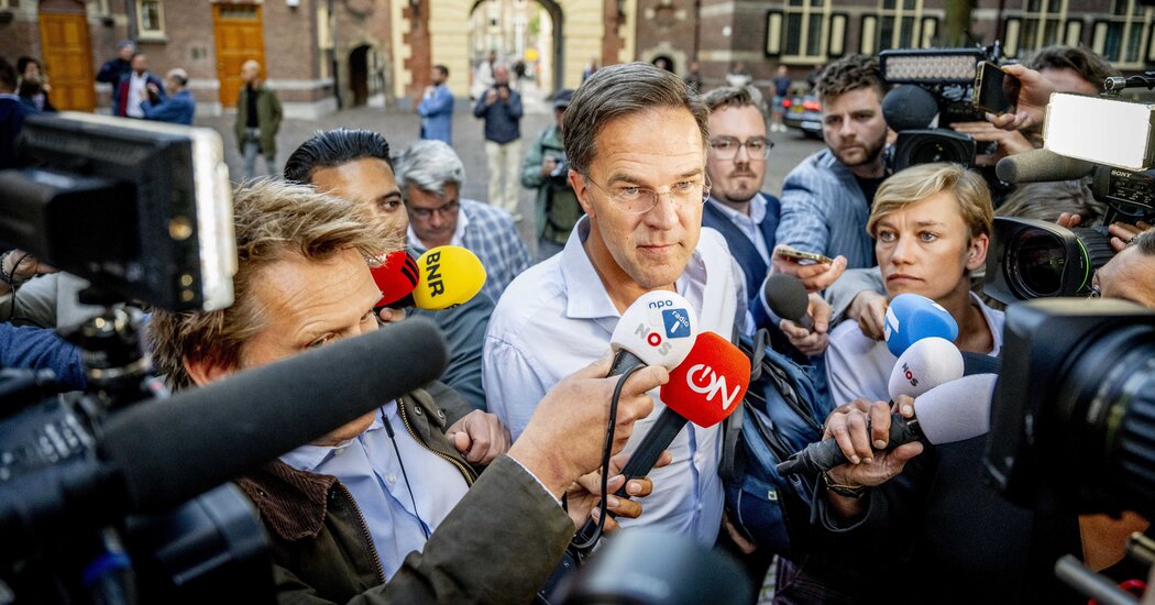 Dutch coalition talks close to collapse after key party pulls out