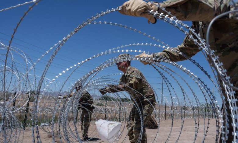 No these videos do not show tanks along the texas mexico border