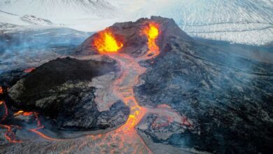 Icelandic town braces for more destruction after volcano eruption