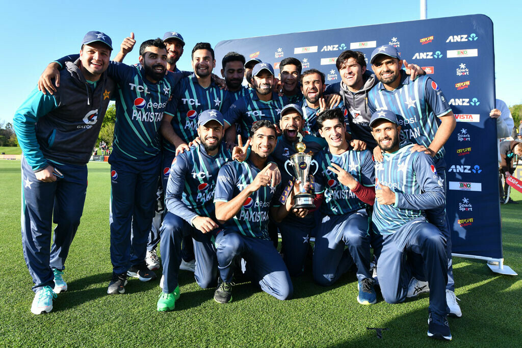 Allen s record 137 gives new zealand series clinching pakistan t20 win