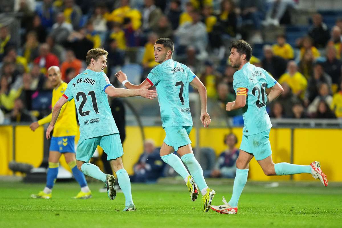 Late gundogan penalty snatches barca win at las palmas