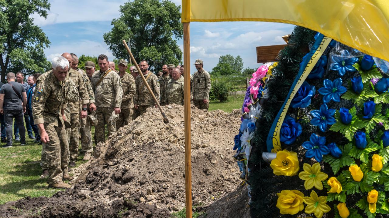 Deadly russian strikes pound ukraine cities