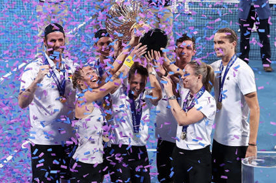 Zverev led germany beat swiatek s poland to win united cup