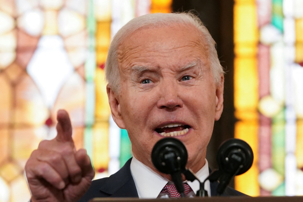 Biden defends pentagon chief austin after hospitalisation furor