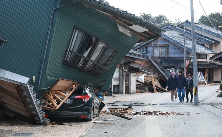 Japanese villages wait for help after quake