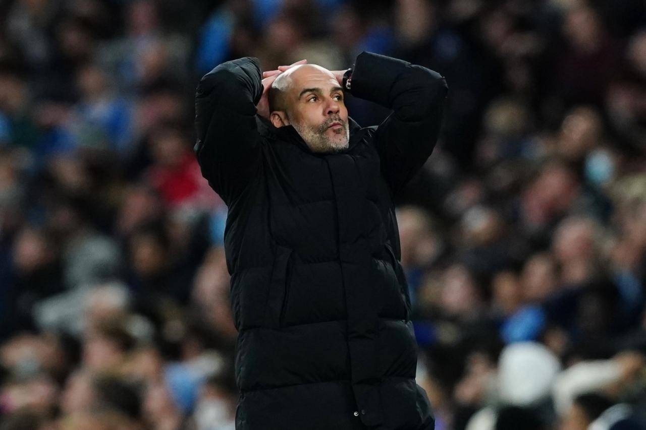 Guardiola sorry for phillips overweight jibe