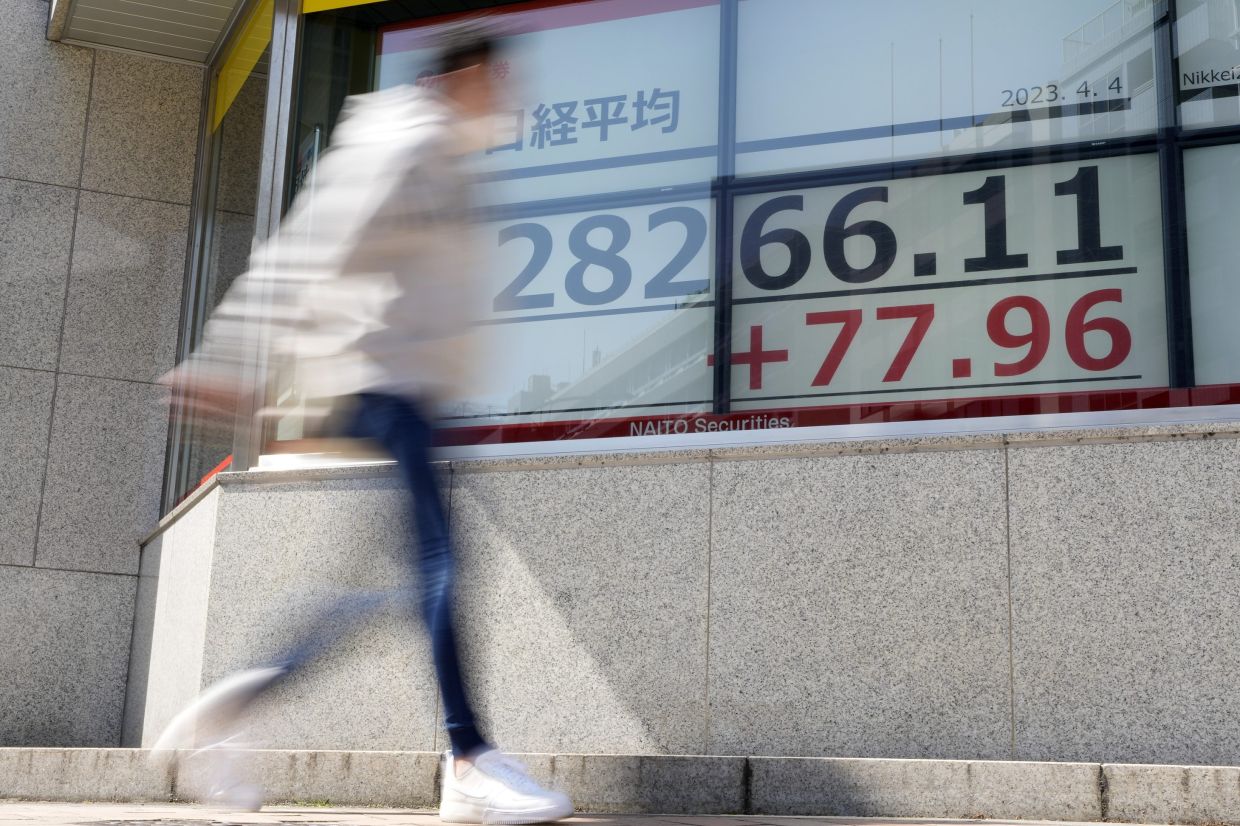 Asian markets mixed ahead of us inflation data