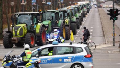 French farmers block highways around paris as protest reach capital