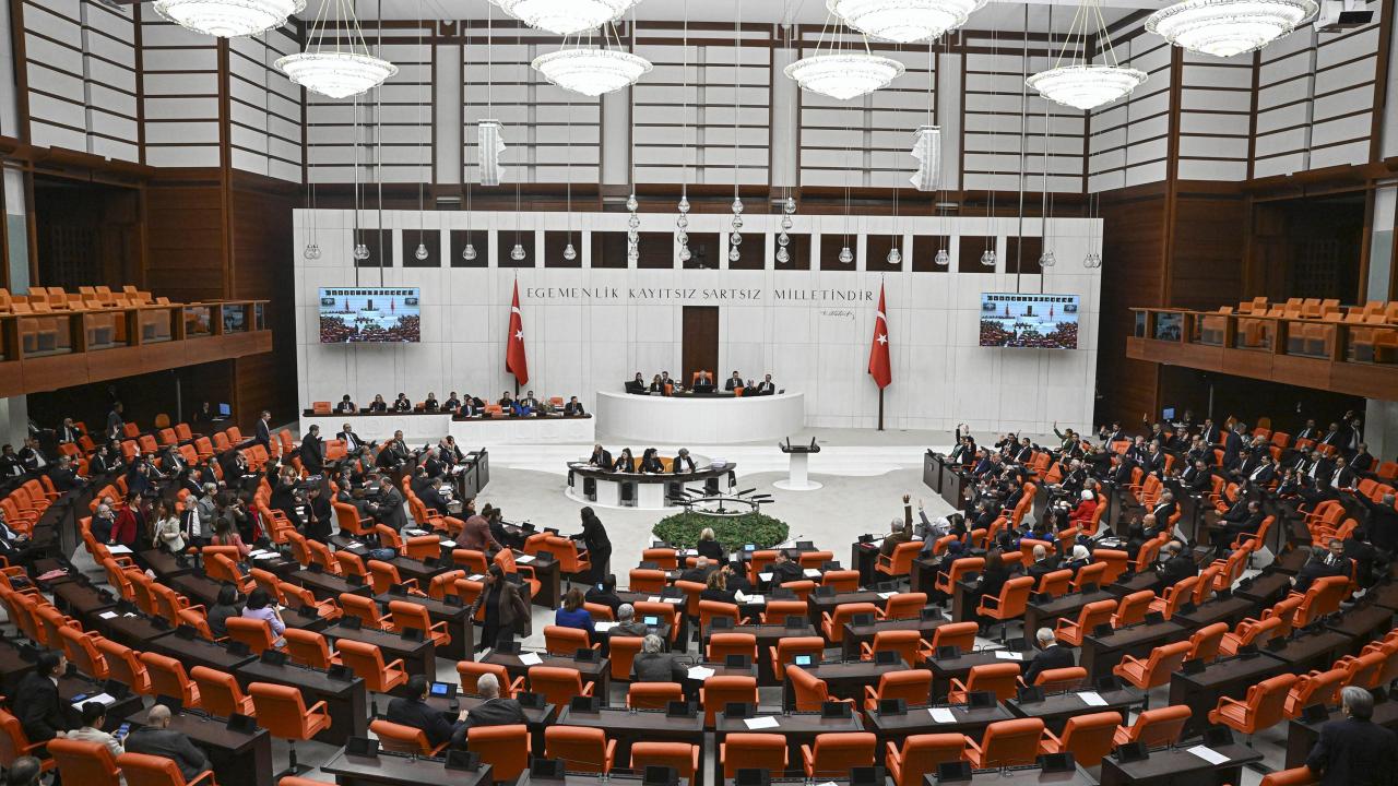 Turkish parliament hold vote sweden nato membership