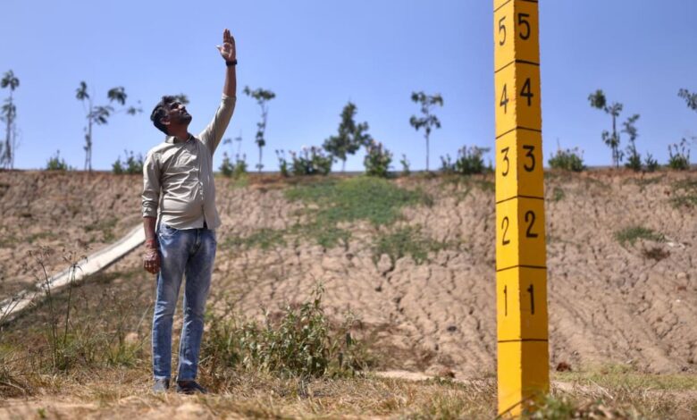 India s lake man cleans up critical water supplies