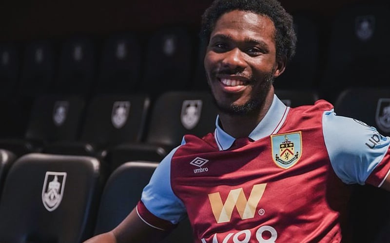 Burnley sign chelsea s fofana on loan