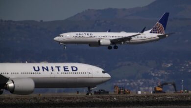 United airlines finds loose bolts on several 737 max planes