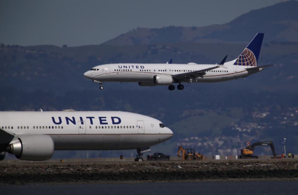 United airlines finds loose bolts on several 737 max planes