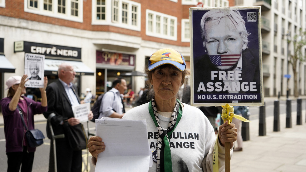 Lawyers for us urge uk court to reject assange appeal bid