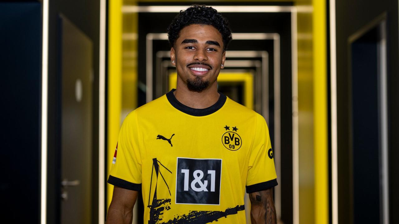 Dortmund sign maatsen on loan from chelsea