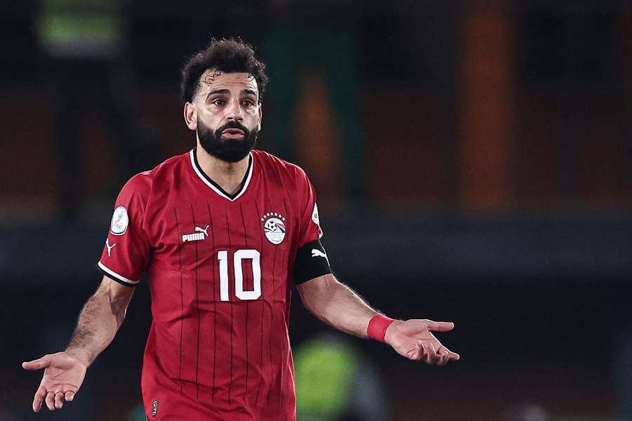 Salah penalty rescues egypt against mozambique at cup of nations