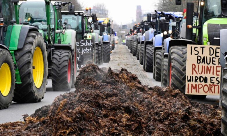 German farmers block berlin streets in protest against fuel subsidy cuts