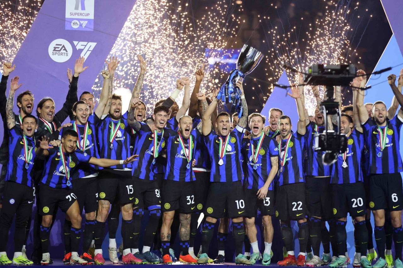 Martinez fires inter to italian super cup glory