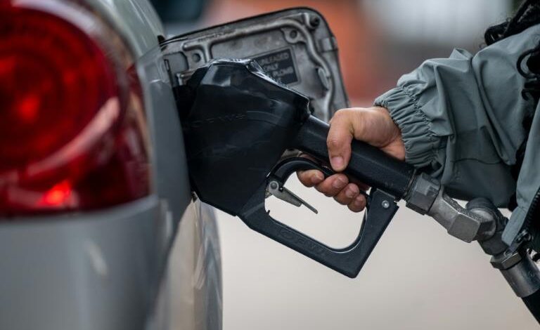 Lower profits at us oil giants still mighty enough for big investor payouts