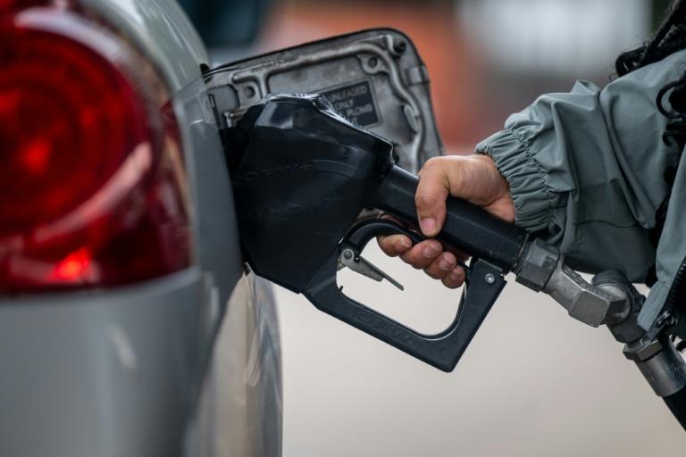 Lower profits at us oil giants still mighty enough for big investor payouts