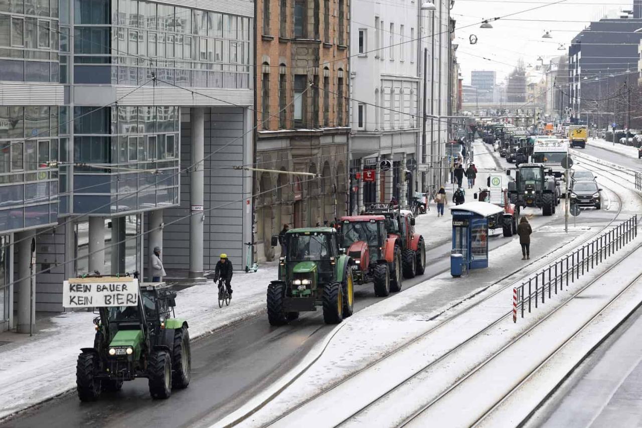 Angry farmers stage germany wide tractor blockades