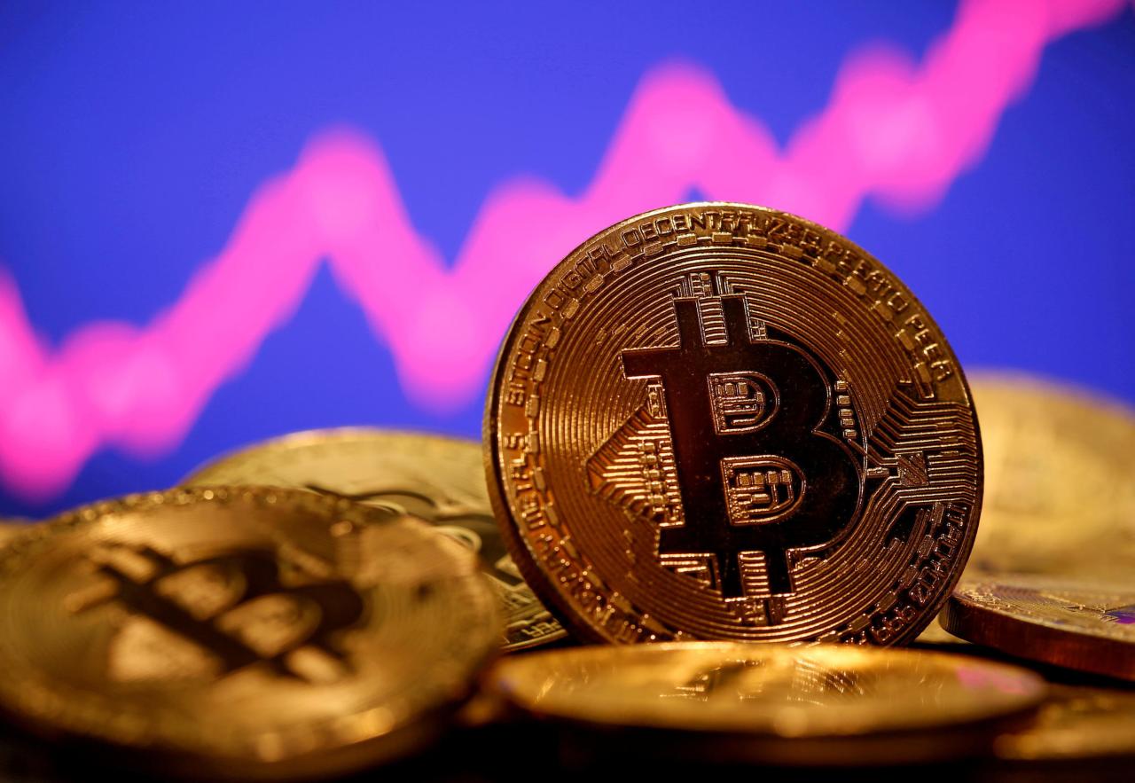 Us regulators authorise first bitcoin funds in expected boost to cryptocurrency