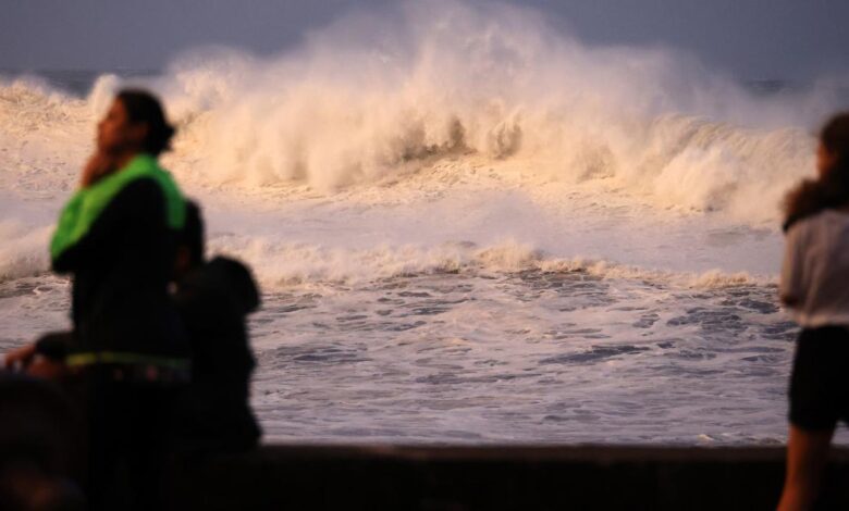 Reunion island residents hunker down as cyclone belal storms in