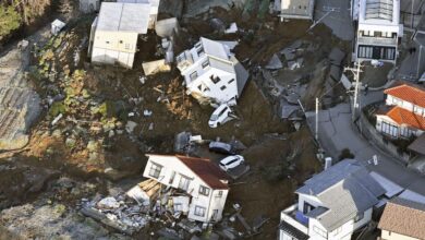 Japan rescuers race against clock to find quake survivors