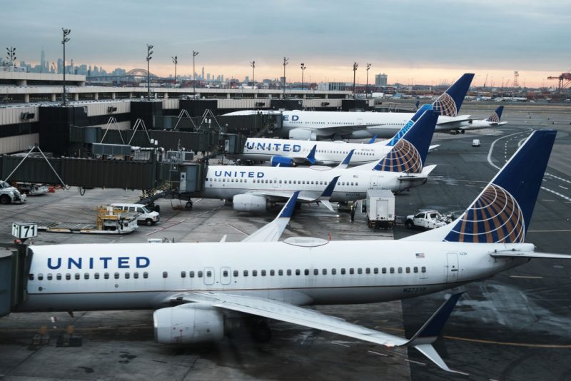 United airlines finds loose bolts on several 737 max planes