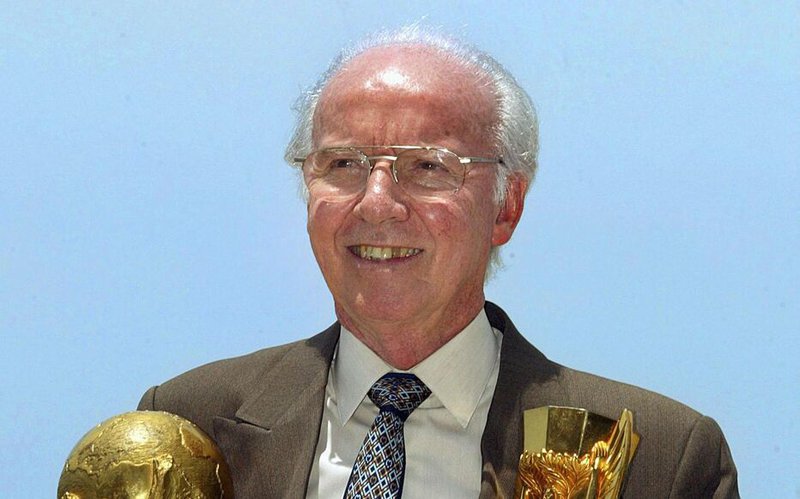 Mario zagallo an enduring giant of brazilian football dies at 92