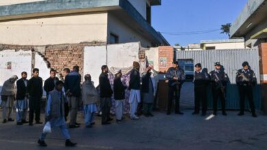 Pakistan suspends mobile service for election day