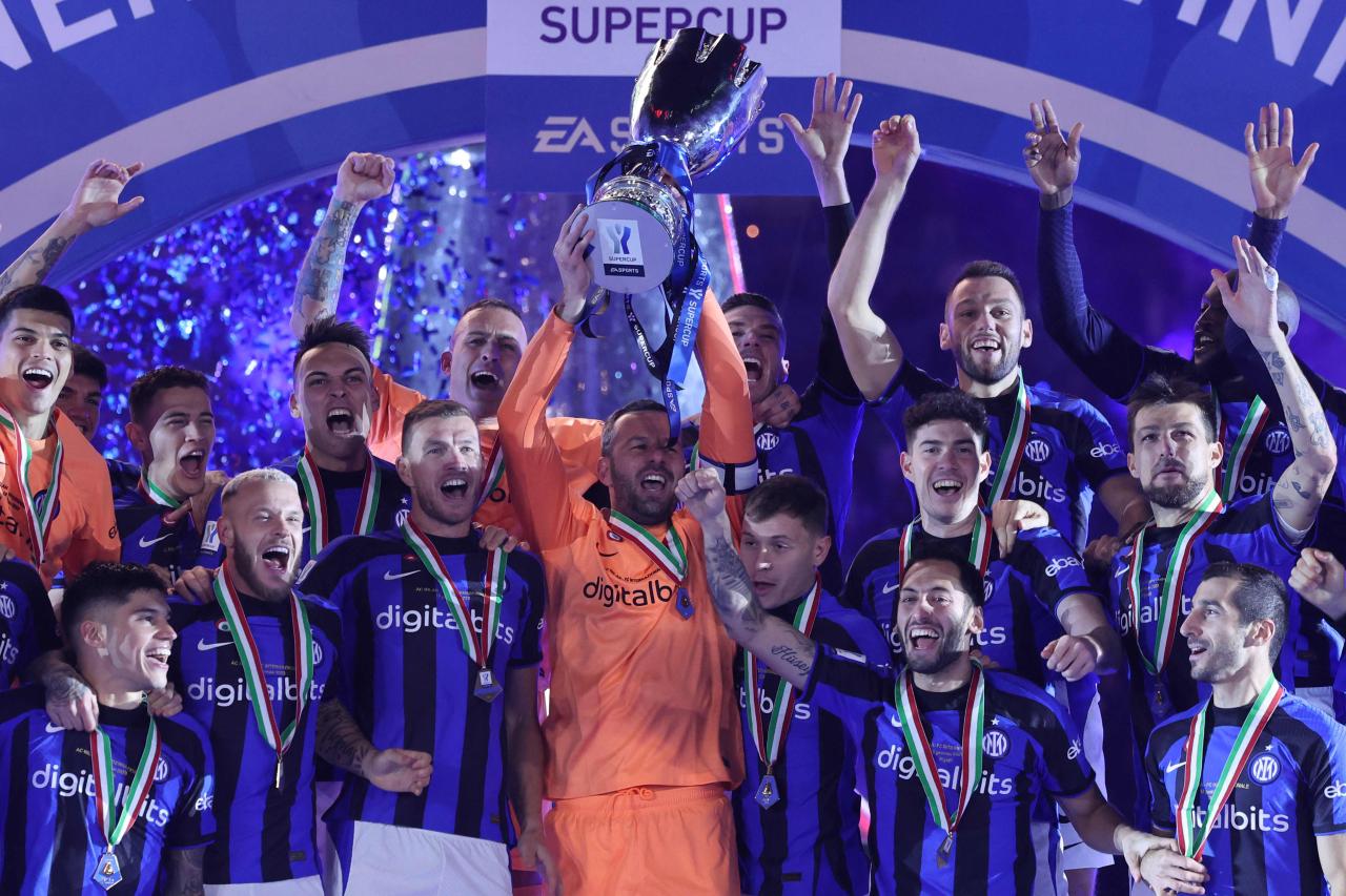 Martinez fires inter to italian super cup glory