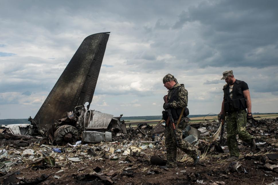 Russia ukraine accuse each other of shooting down plane