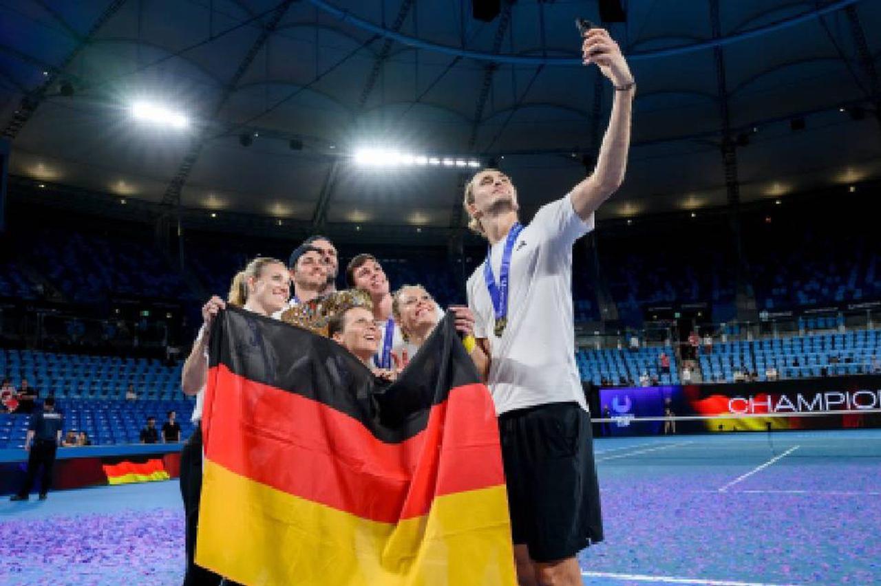 Zverev led germany beat swiatek s poland to win united cup