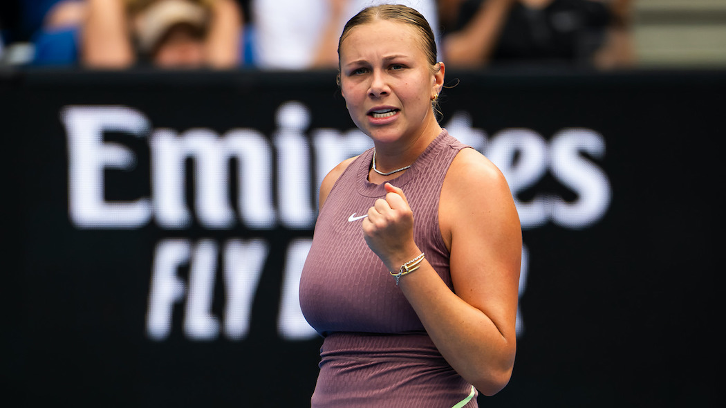 Anisimova amanda australian open tennis scores upset belarus defeating celebrates aryna sabalenka third match round states united during their after