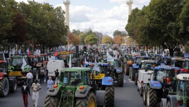 Protesting farmers block major roads into paris in siege of french capital