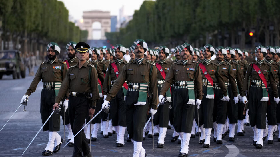 India fetes macron at annual military parade as france aims to strengthen strategic ties