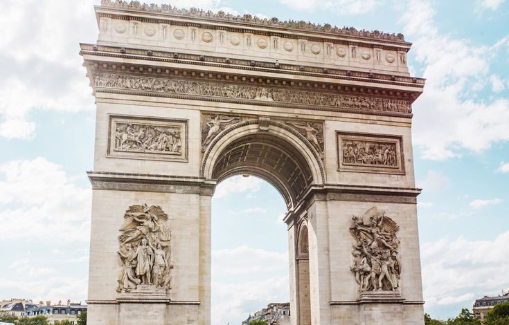 Strikes shut doors at world renowned french monuments