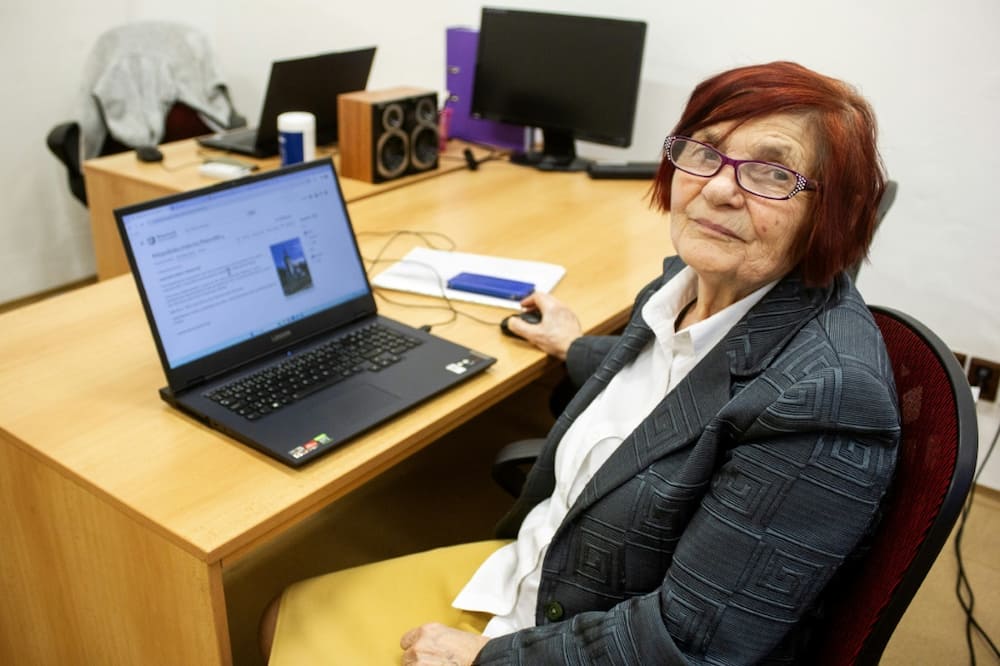 Senior czechs refine wikipedia as retirement hobby