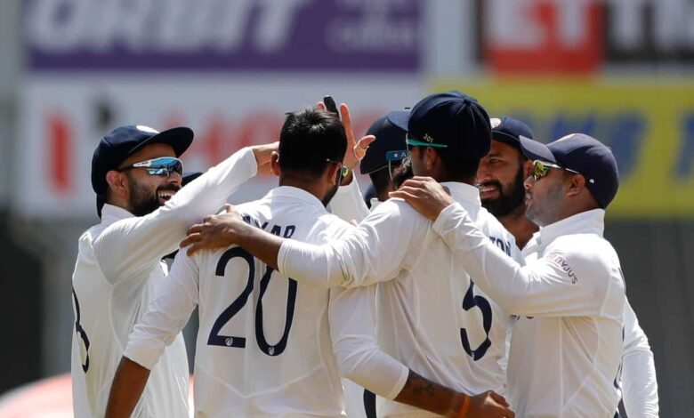 Root bags four but india finish 190 ahead of england