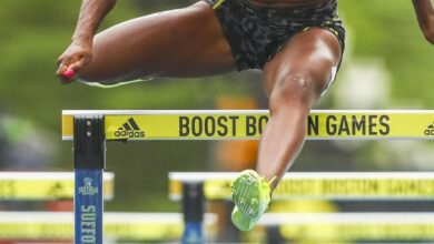 Holloway blasts to hurdles world record at us indoors