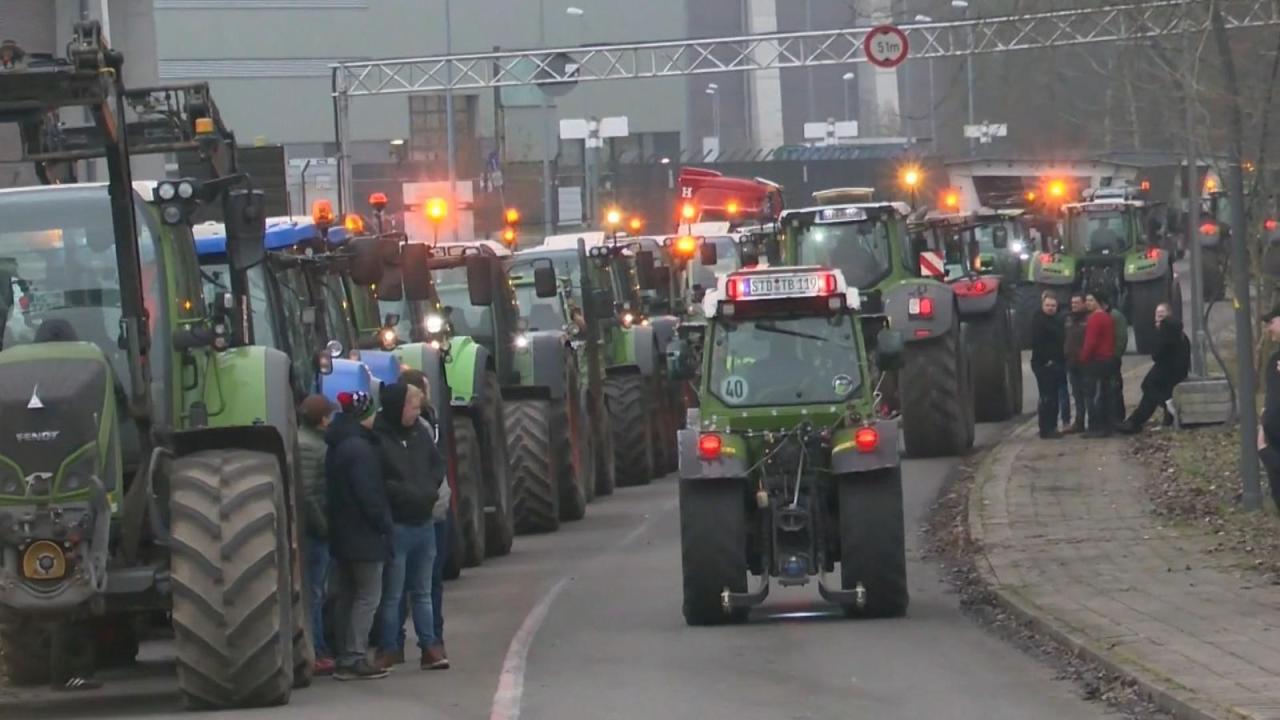 German farmers block berlin streets in protest against fuel subsidy cuts